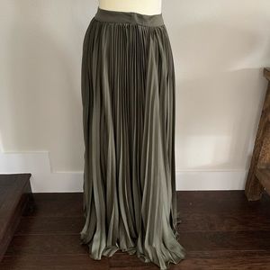 Lulus silky flowy maxi skirt